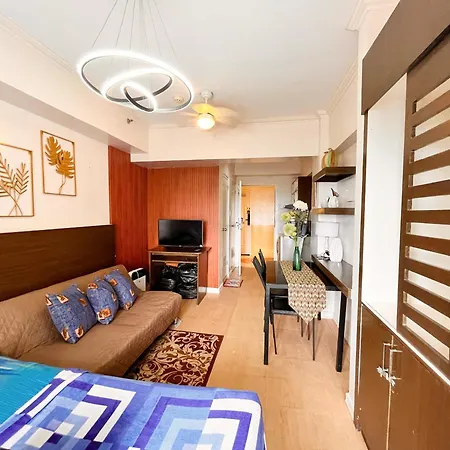 Brent Studio Room In Tagaytay With Taal Lake View
